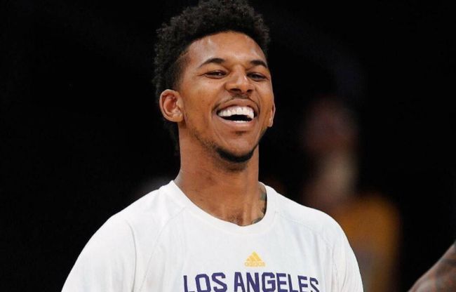 红牛集团CEO：克洛普现在无意重返教练席，他热爱现在的工作（红牛集团CEO称克洛普暂不考虑回归执教，正享受目前的工作）