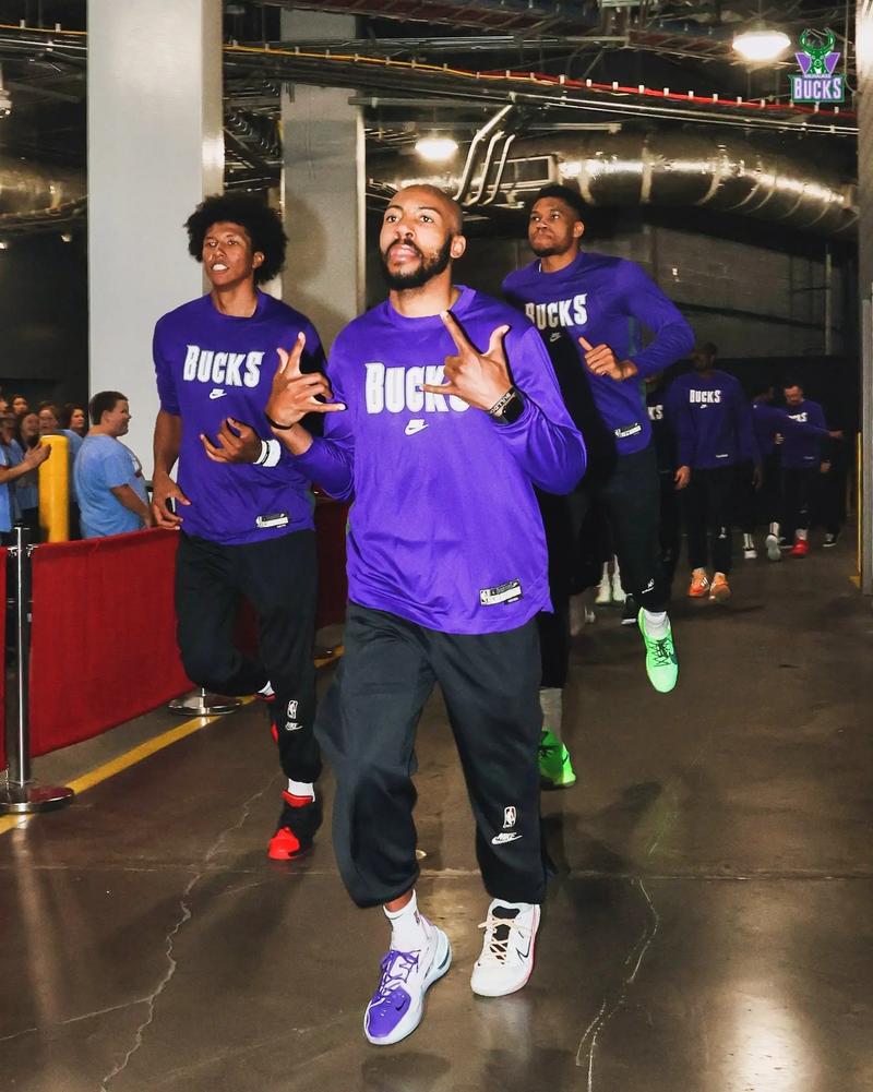 拜仁官方：于帕梅卡诺因负荷管理未进战圣保利大名单（拜仁官宣：出于负荷管理考虑，于帕梅卡诺无缘对阵圣保利名单）