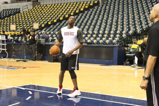 一场5-3逆转，让巴萨甩开2大争冠对手！创造历史：加冕西甲第3队（5-3翻盘，巴萨甩开两大争冠对手！载入史册：加冕为西甲历史第3队）